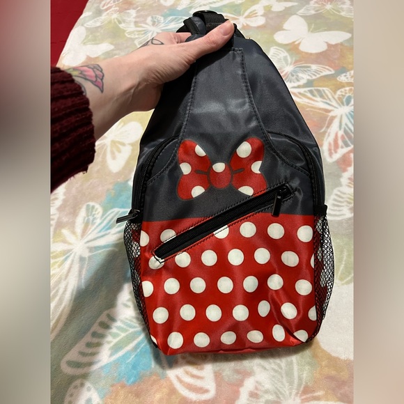 Large Minnie Mouse Sling Bag 🎀NWOT🎀 - Picture 2 of 9